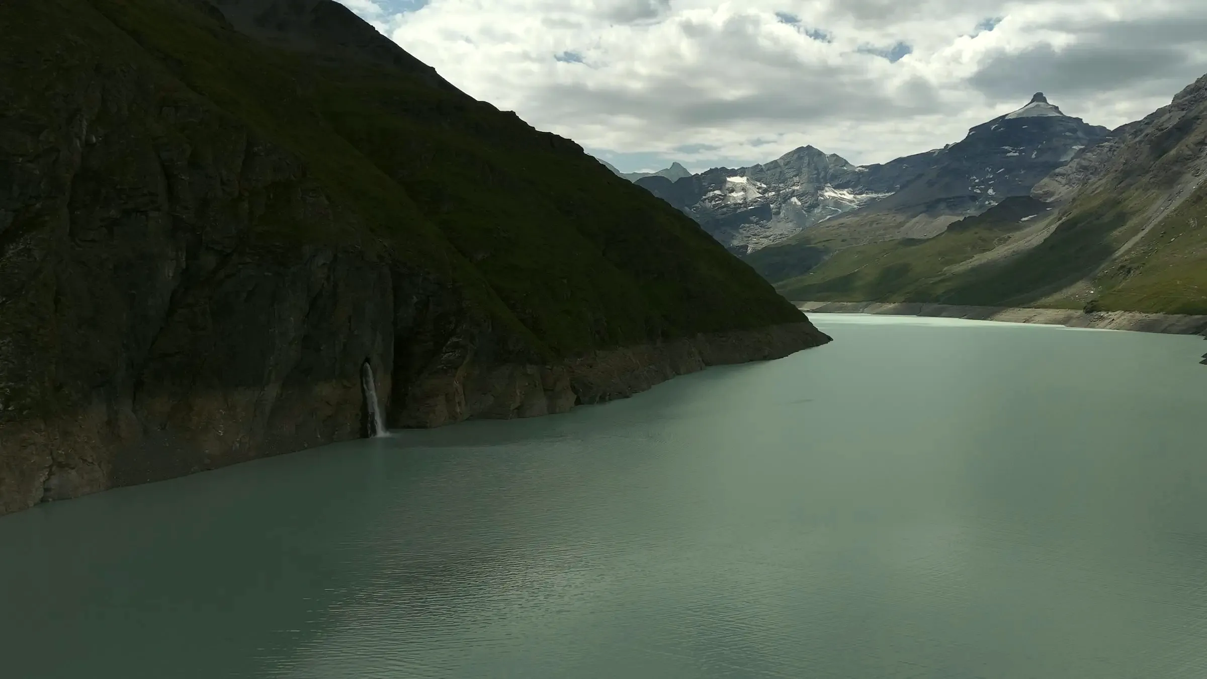 Lac des Dix hinter der Staumauer Grande Dixence